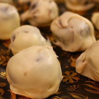 peanut butter cheesecake truffles